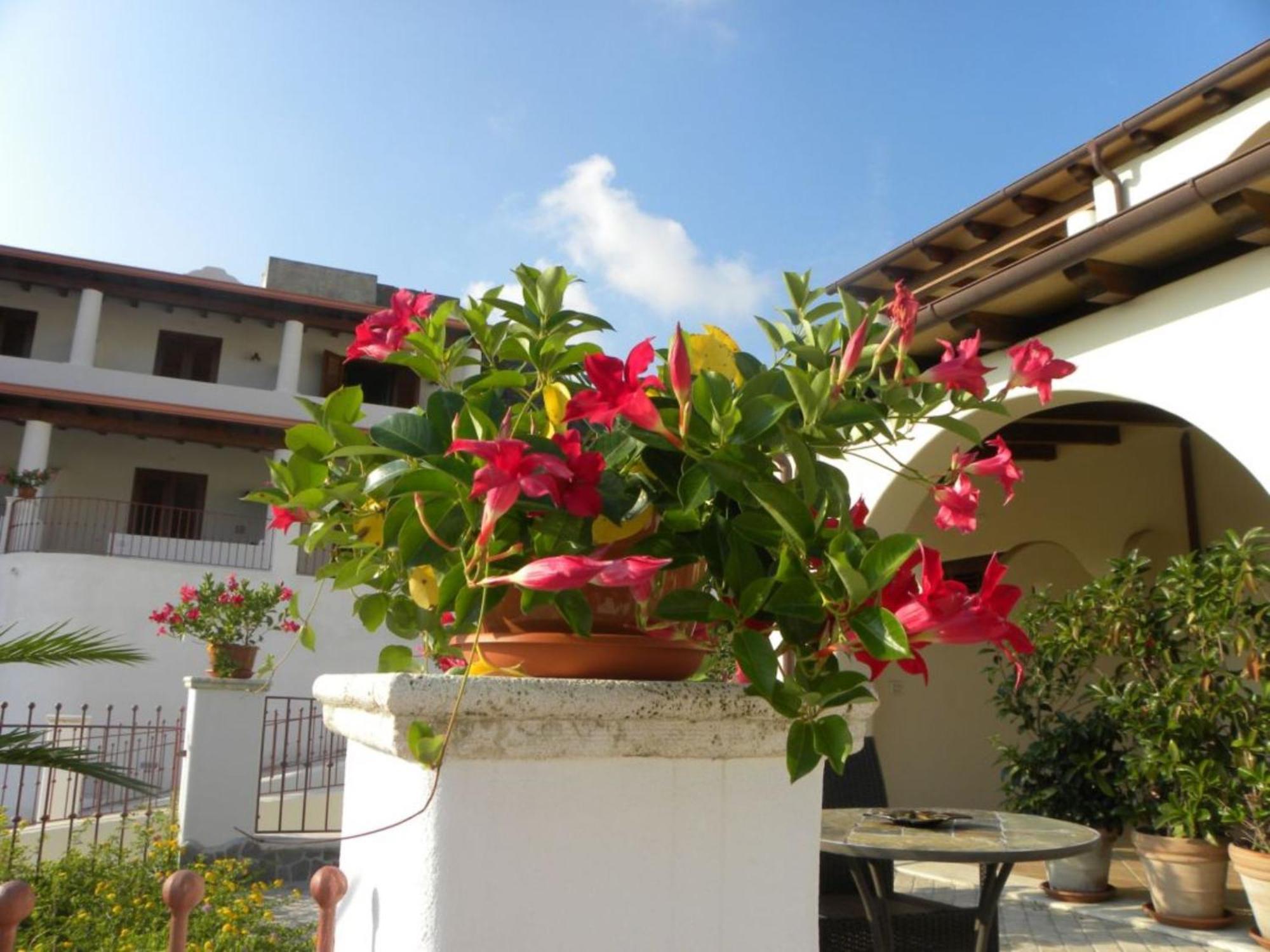 Hotel Borgo Eolie Lipari  Exterior foto